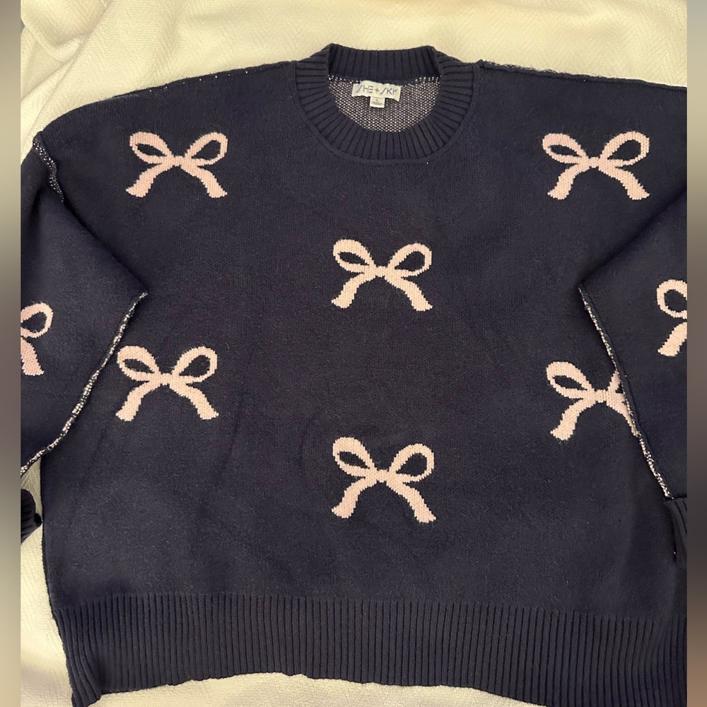 She + Sky Over-Sized Black Sweater with Pink Bow Accents Size Large